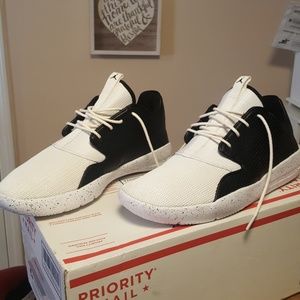 Jordan Tuxedo Eclipse Runner/Trainer
